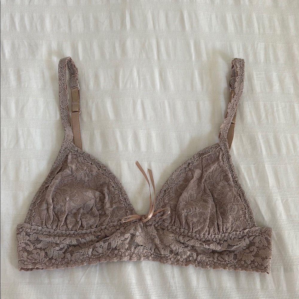 Hanky Panky Lace Bralette in Taupe